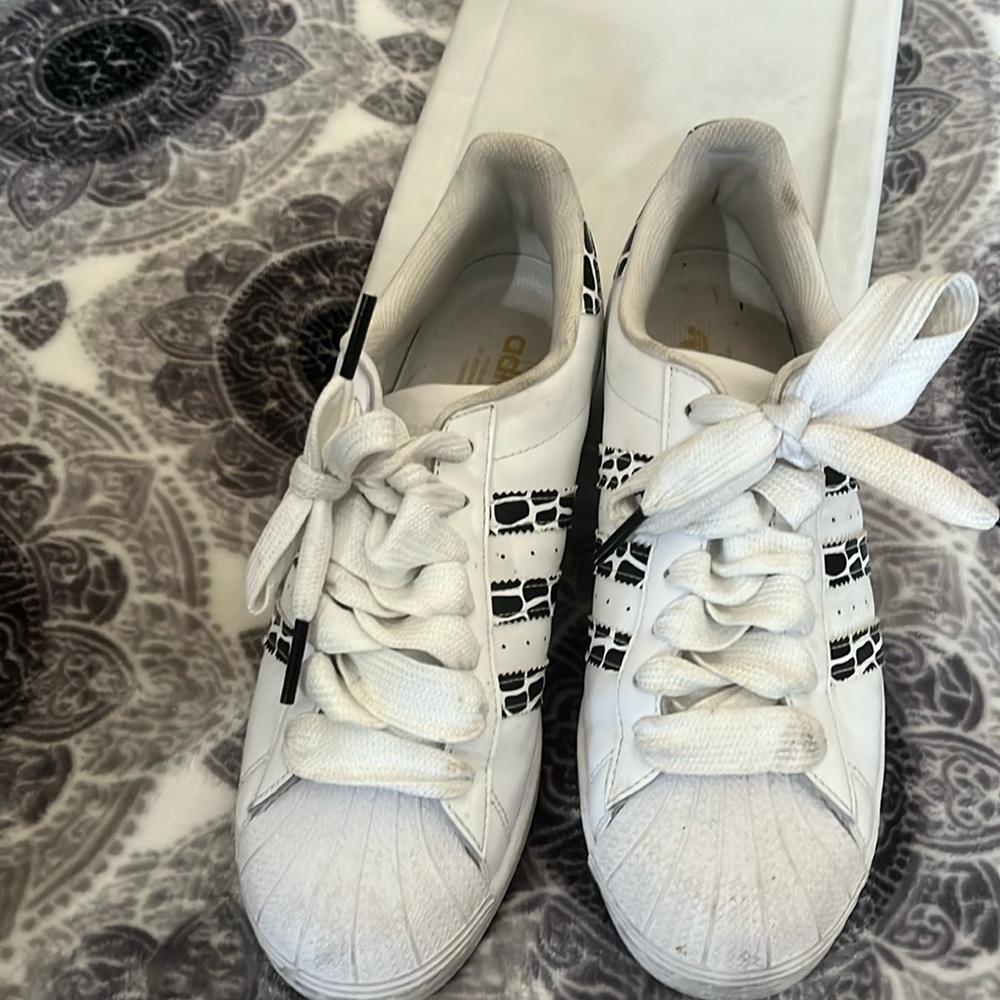 Zebra Adidas
